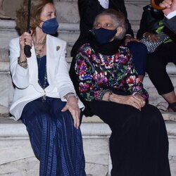 La Reina Sofía e Irene de Grecia en un concierto en el Odeón de Herodes Atticus de Atenas