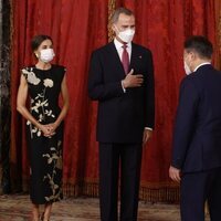 Los Reyes Felipe y Letizia saludan al Presidente de Corea del Sur, Moon Jae-in, y la Primera Dama Kim Jung-sook, en la cena de Estado en su honor