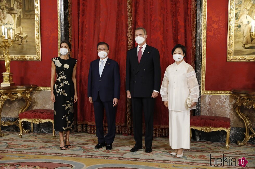 Los Reyes Felipe y Letizia con el Presidente de Corea del Sur, Moon Jae-in, y la Primera Dama Kim Jung-sook, en la cena de Estado en su honor