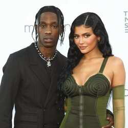 Travis Scott y Kylie Jenner juntos en la 72 edición de la Parsons Benefit