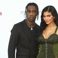 Travis Scott y Kylie Jenner juntos en la 72 edición de la Parsons Benefit