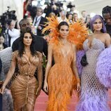 Corey Gamble, Kris Jenner, Kanye West, Kim Kardashian, Kendall Jenner, Kylie Jenner y Travis Scott en la Met Gala 2019