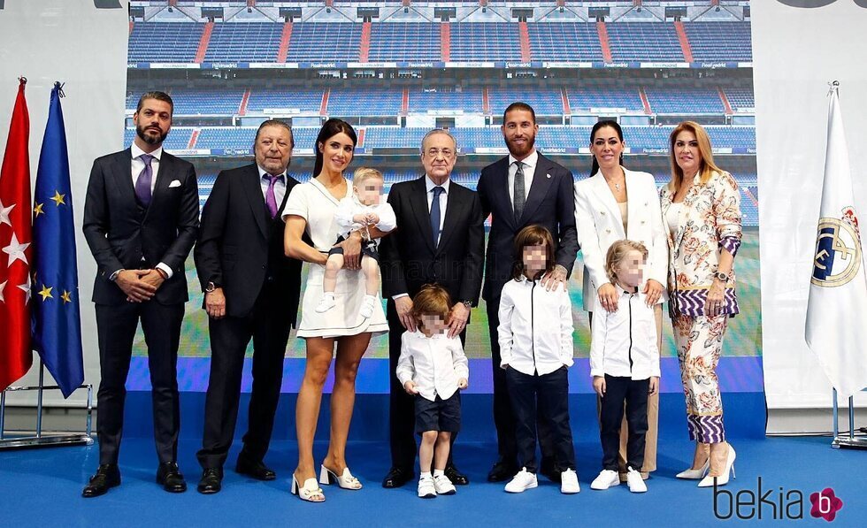 Sergio Ramos con toda su familia en su despedida del Real Madrid