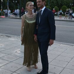 Beatrice Borromeo y Pierre Casiraghi, muy cómplices en un desfile de Dior en Atenas