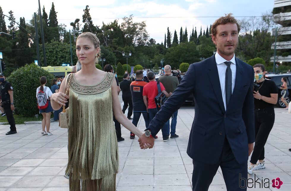 Beatrice Borromeo y Pierre Casiraghi en un desfile de Dior en Atenas