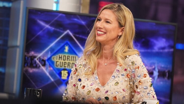 Anne Igartiburu charlando en 'El Hormiguero'