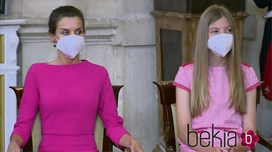 La Reina Letizia y la Infanta Sofía en la imposición de condecoraciones de la Orden del Mérito Civil 2021