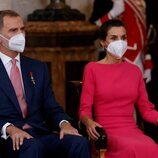 Los Reyes Felipe y Letizia asisten a la imposición de condecoraciones de la Orden del Mérito Civil 2021