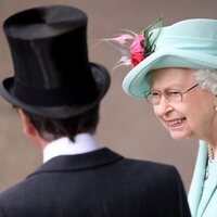 La Reina Isabel, muy sonriente en las carreras de Ascot