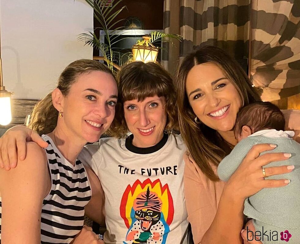 Paula Echevarría con su hijo Miguel, Marta Hazas y Cecilia Freire