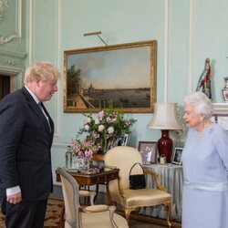 La Reina Isabel recibe a Boris Johnson en audiencia por primera vez tras el inicio de la pandemia