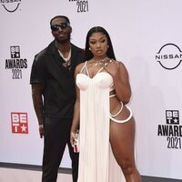 Paradison Fontaine y Megan Thee Stallion en la alfombra roja de los BET Awards 2021