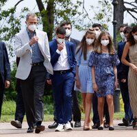 Los Reyes Felipe y Letizia, la Princesa Leonor y la Infanta Sofía en un encuentro con premiados de la Fundación Princesa de Girona