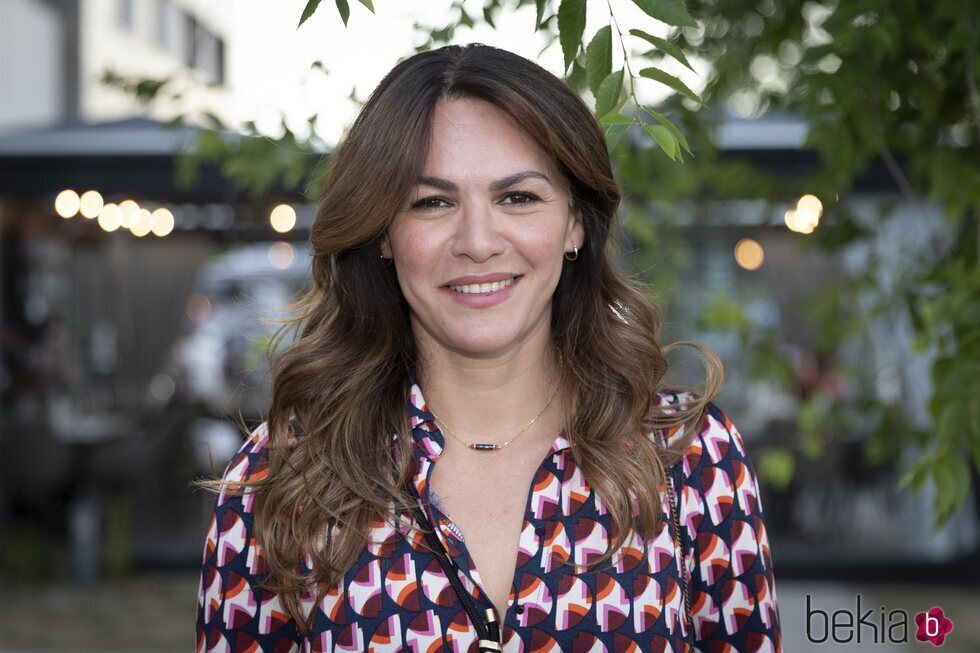 Fabiola Martínez posa sonriente en un evento