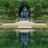 La estatua de Lady Di en The Sunken Garden de Kensington Palace