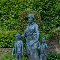 La estatua de Lady Di en Kensington Palace