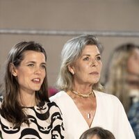 Carolina de Mónaco con su hija Carlota Casiraghi y su nieto Raphaël Elmaleh en el Concurso de Saltos de Monte-Carlo 2021