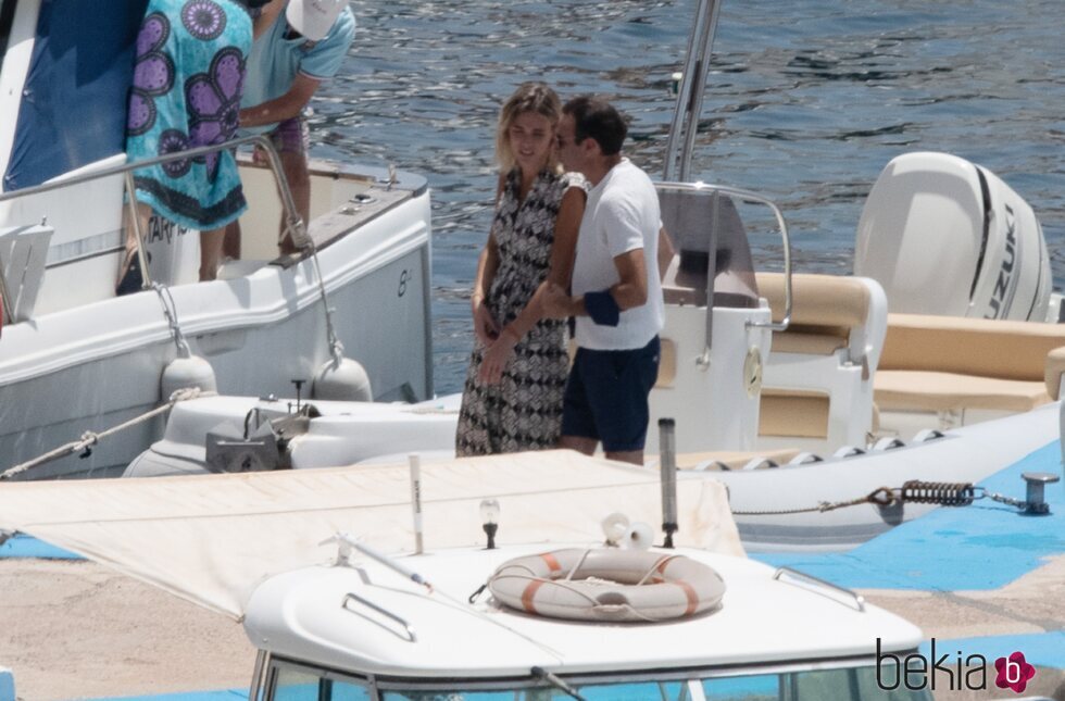 Enrique Ponce y Ana Soria en el puerto de Almería