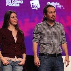 Pablo Iglesias e Irene Montero en un acto electoral