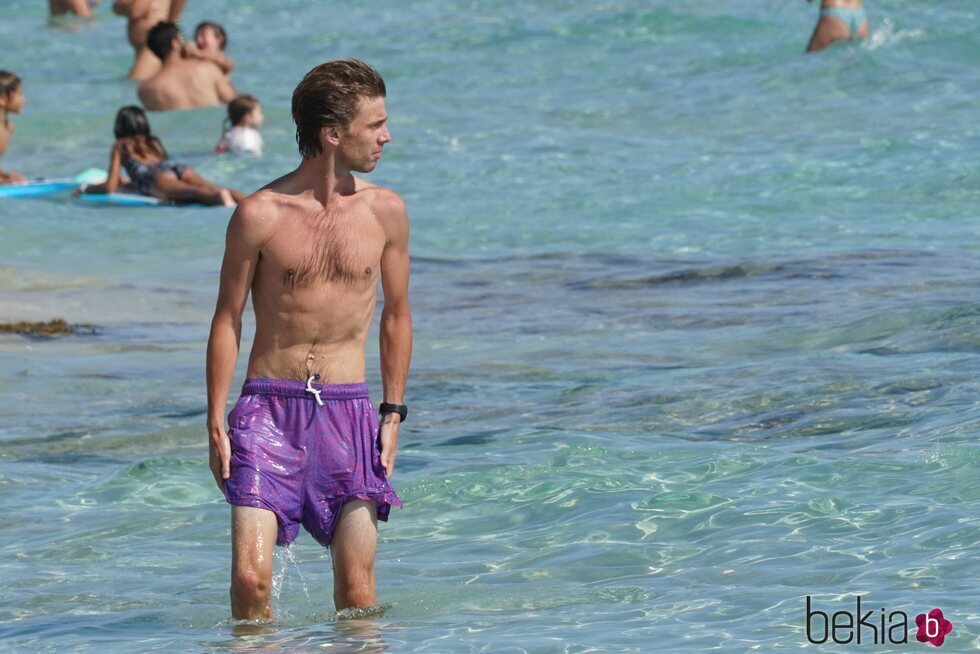 Christian de Hannover con el torso desnudo en Formentera