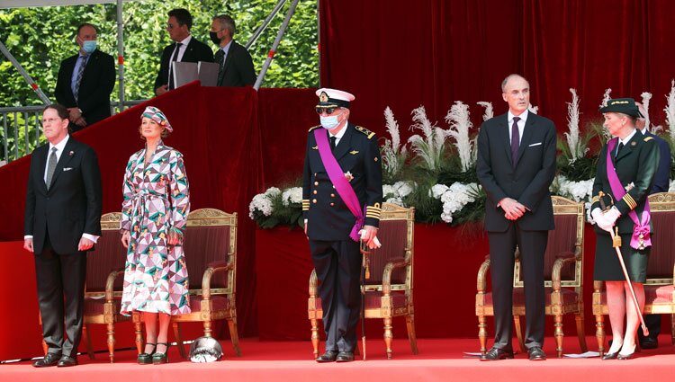 Astrid y Lorenzo de Bélgica, Laurent de Bélgica, Delphine de Bélgica y James O'Hare en el Día Nacional de Bélgica 2021