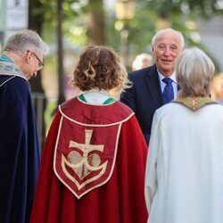 Harald de Noruega en el servicio por el décimo aniversario del atentado de Utøya