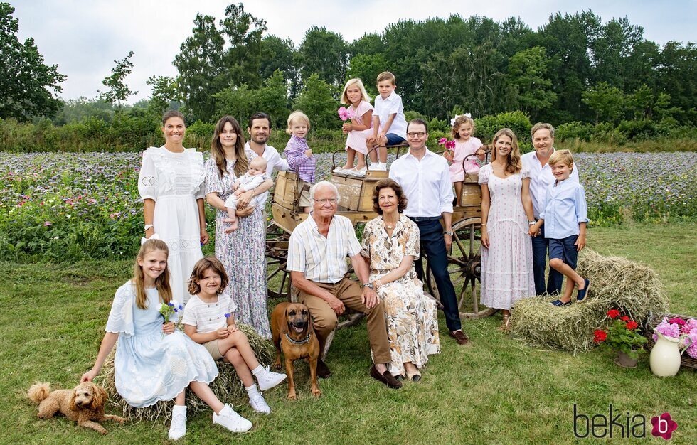 La Familia Real Sueca al completo en un posado de verano en Solliden