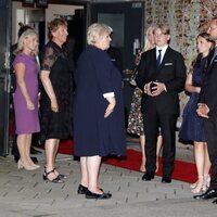 Haakon y Mette-Marit de Noruega y sus hijos Ingrid Alexandra y Sverre Magnus junto a Erna Solberg en el homenaje por el décimo aniversario de los atentados