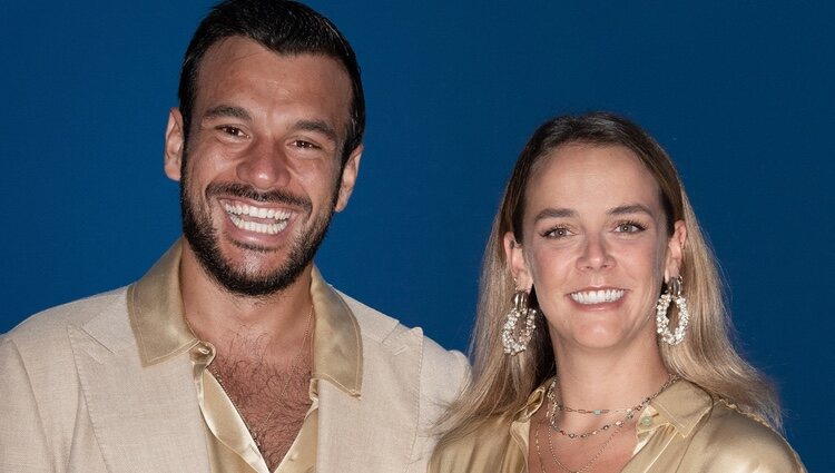 Pauline Ducruet y Maxime Giaccardi en la gala solidaria contra el SIDA