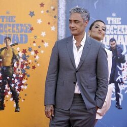 Taika Waititi y Rita Ora en el estreno de 'El Escuadrón Suicida' en Los Angeles