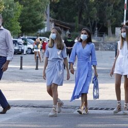 El Rey Felipe, seguido de la Reina Letizia, la Princesa Leonor y la Infanta Sofía en la Serra de Tramuntana