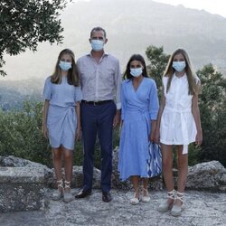 Los Reyes Felipe y Letizia, la Princesa Leonor y la Infanta Sofía en la Serra de Tramuntana