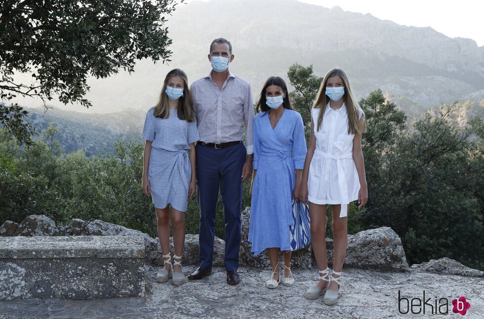 Los Reyes Felipe y Letizia, la Princesa Leonor y la Infanta Sofía en la Serra de Tramuntana