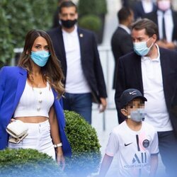 Antonella Roccuzzo acude a la presentación de Leo Messi en el PSG