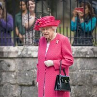 La Reina Isabel en su recibimiento oficial en Balmoral