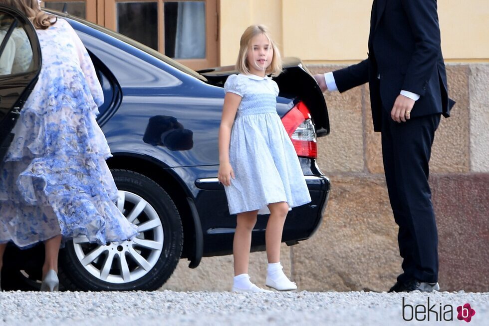 Leonor de Suecia a su llegada al bautizo de Julian de Suecia