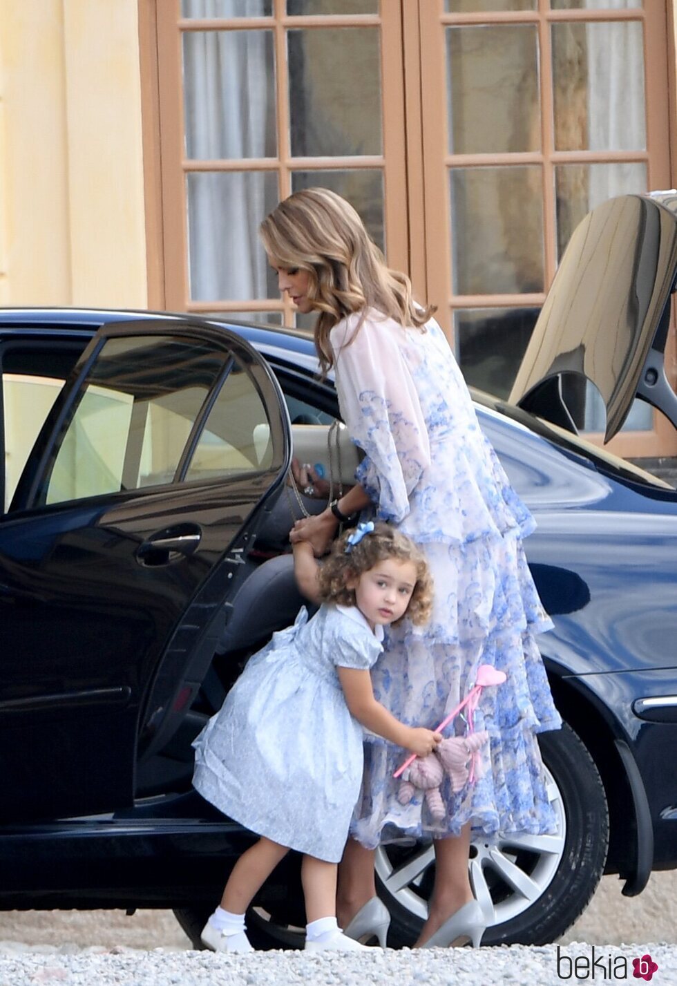 Magdalena de Suecia y Adrienne de Suecia a su llegada al bautizo de Julian de Suecia