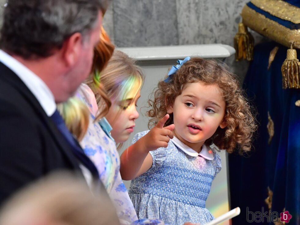 Adrienne de Suecia junto a Leonor de Suecia en el bautizo de Julian de Suecia