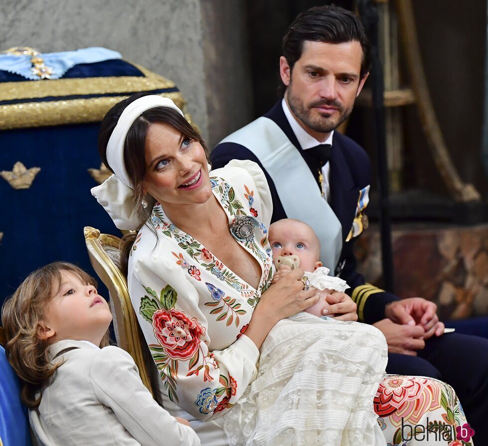 Carlos Felipe y Sofia de Suecia, Alejandro de Suecia y Julian de Suecia en el bautizo de Julian de Suecia