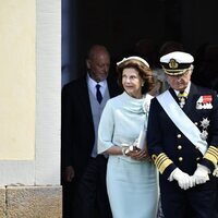 Carlos Gustavo y Silvia de Suecia en el bautizo de Julian de Suecia