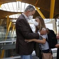 Los Reyes Felipe y Letizia se despiden de la Princesa Leonor antes de irse a Gales