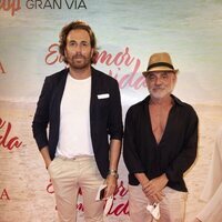 Raúl Prieto y Joaquín Torres en el estreno de la obra de teatro 'El humor de mi vida'