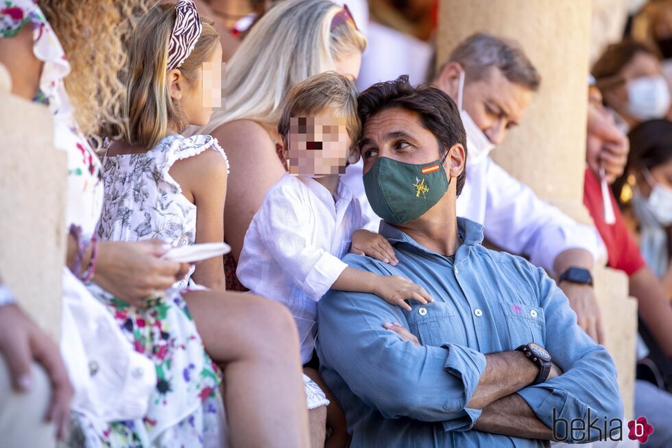 Fran Rivera con sus hijos Carmen y Curro en la tradicional corrida Goyesca de Ronda 2021