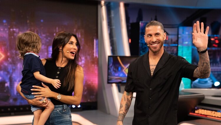 Pilar Rubio y Sergio Ramos con su hijo Alejandro en 'El Hormiguero'