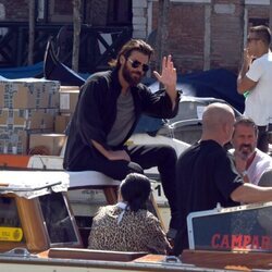 Can Yaman, disfrutando de los canales de Venecia