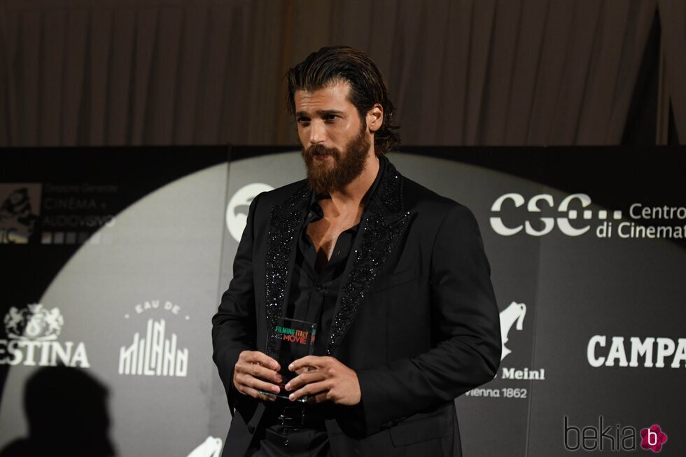 Can Yaman, galardonado con su Filming Italy Best Movie Award en el Festival de Venecia 2021