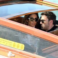 Jennifer Lopez y Ben Affleck llegan juntos a Venecia