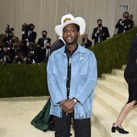 Leon Bridges en la MET Gala 2021