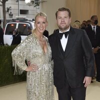 Julia Carey y James Corden en la MET Gala 2021