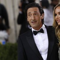 Adrien Brody y Georgina Chapman juntos en la MET Gala 2021